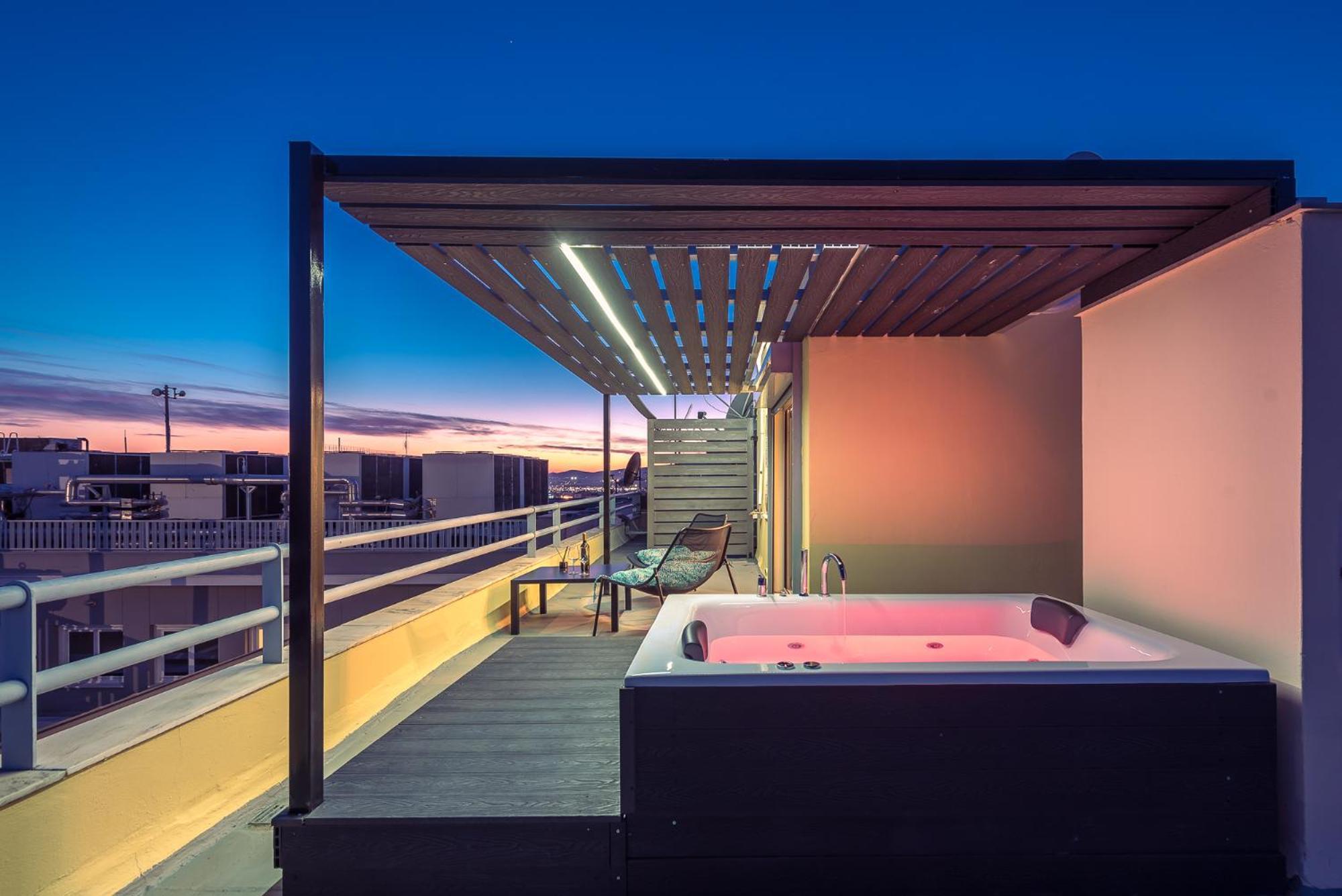 Acropolis View Mini Sky Suite & Hot Tub Афины Экстерьер фото